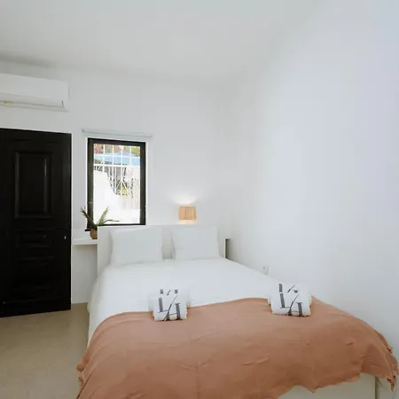 Sunny Patio Retreat Quarteira