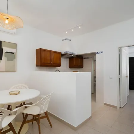 Daire Sunny Patio Retreat *