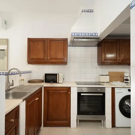 Sunny Patio Retreat *